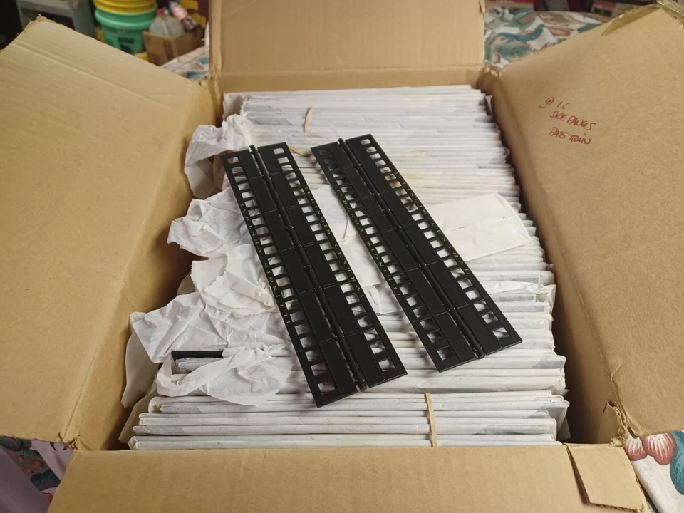 2 NOS HO scale ILLINOIS CENTRAL 22 WINDOW Passsenger Car Side Panel Set Walthers - Image 1 of 4