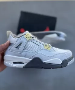Jordan 4 Retro SE Craft Photon Dust GS DV2262-021 Größe 4,5Y NEU - Bild 1 von 4
