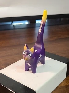 Cat Long Tail Hand Carved Purple and Yellow With White Daisy Flowers/Ring Holder - Picture 1 of 10