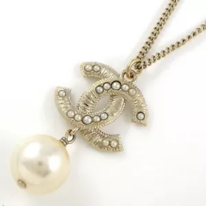 Collana CHANEL Coco Mark 2018 goccia imitazione perle strass tono oro metallo - Foto 1 di 6