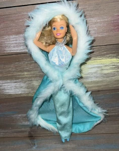 Barbie Magic Moves Doll in Original Outfit - Arms Work - Picture 1 of 3