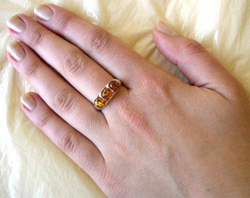 BALTIC MULTICOLOR BUTTERSCOTCH GREEN HONEY AMBER & SILVER THREE-STONE RING BAND - Image 1 of 1