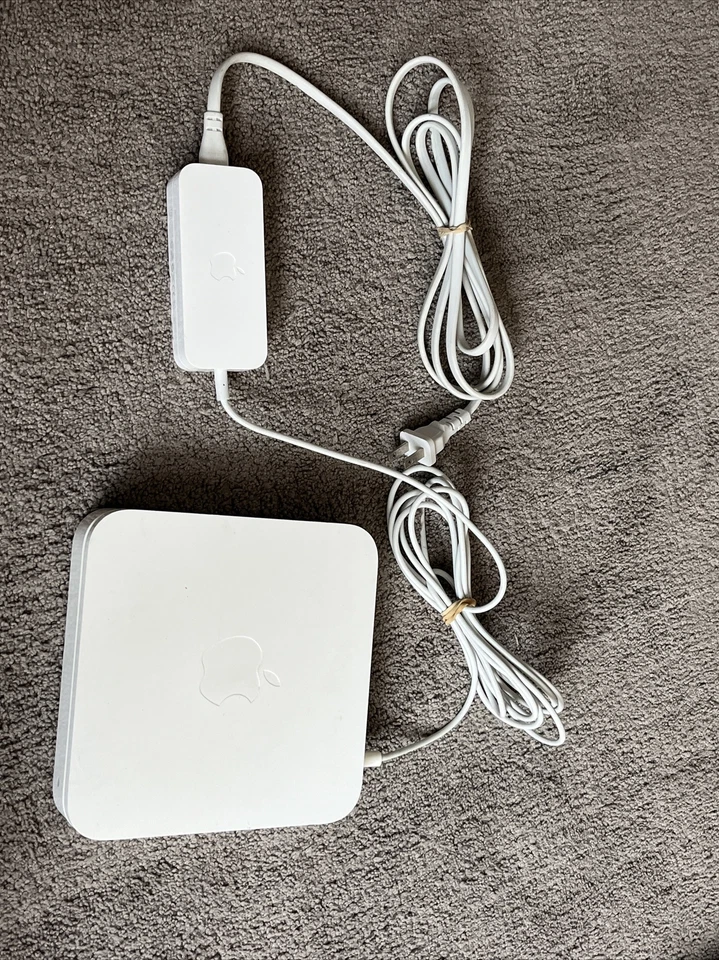 APPLE Wireless A1143 AirPort Express Wi-Fi Router Base Station Extreme TESTED - Image 1 of 4