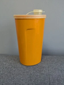 Tupperware Becherglas 500 ml orange mit Ausgießerdeckel - Bild 1 von 5