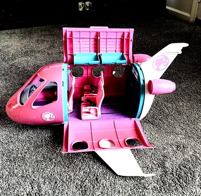 Barbie Dream Mattel 2019 Plane Airplane Jumbo Jet Vacation Pink & White - Image 1 of 4