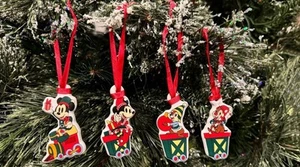 Disneyland Ornament Set 4 2024 Chip & Dale’s Ornament Trail Disney Train DTD DLR - Bild 1 von 4