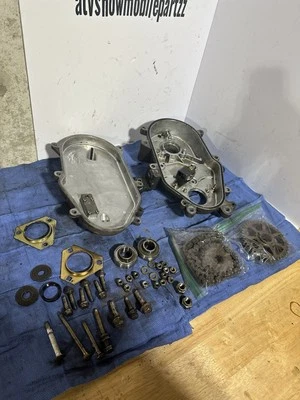 Estuche de cadena Arctic Cat ZL Mountain Cat 800 2002 VEV con cubierta y piñones ASY Foto 1 de 4