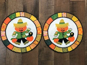 ¿Par de tapetes de decoración de papel de fiesta de Halloween vintage con sello? Espantapájaros Ronda 2 - Imagen 1 de 2
