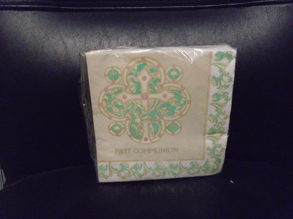 NOS COMTEMPO PACK OF 32 FIRST COMMUNION LUNCHEON SIZE PAPER NAPKINS - Image 1 of 1
