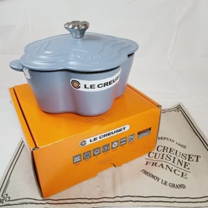 Le Creuset Cocotte Flor Forma 20cm 2L Mineral Azul Hierro Fundido Japón Nuevo - Imagen 1 de 8