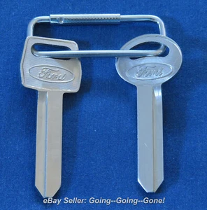 SET 2 OEM BRIGGS FORD KEY BLANKS 1167FD S1167FD WIDE HOLE 1966-93 +VTG KEY RING - Picture 1 of 8