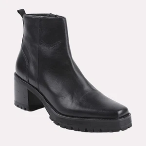 Andre Assous Boots Size 6.5 Black Leather Block Heel Side Zip Ankle Booties NEW - Picture 1 of 10
