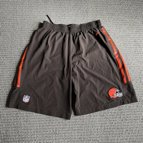 2015 Nike Cleveland Browns Shorts Men’s X-Large NFL On Field Apparel Player #47 Cover