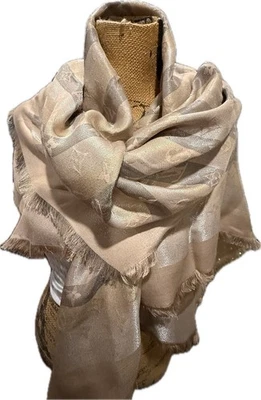 Chal Louis Vuitton Brillo Color Tono Dorado/Crema Brillante Foto 1 de 4