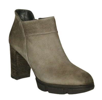 NUEVAS Botas Paul Verde Cuero Nobuck Plataforma Tobillo EE. UU. 8 Hechas en Austria Precio de venta sugerido por el fabricante $479 Foto 1 de 4