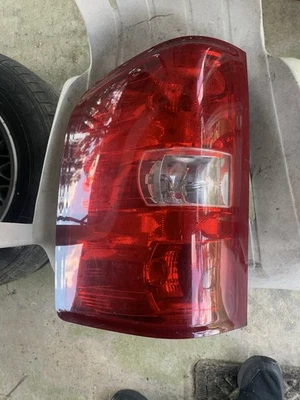 Luz trasera para Chevrolet Silverado 1500 2007-2013 y Silverado 2500 HD LH 07-10. Foto 1 de 2