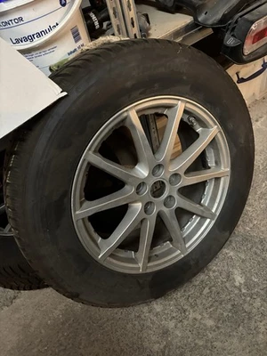 4 LandRover Discovery Sport Winterräder 17 Zoll HankookW33A von 11/24 mit6-7 mm - Bild 1 von 4