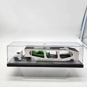 Dodge 700 COE 1957 1:64 Machines UH M2 con cargador 1971 R/T Hemi - Imagen 1 de 11