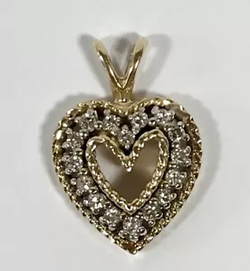 Colgante Corazón Abierto Oro Amarillo 14k Piedras Transparentes 3.3 G Peso Total 1 Pulgada - Imagen 1 de 6
