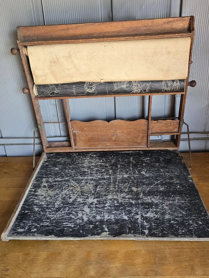 Antiguo caballete de escritorio escolar para niños tablero de tiza con rollo de papel dibujo Foto 1 de 4