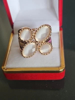  Anillo STATEMENT Piedra Rosa Circonita Chapado en Oro Amarillo Talla 7 Tamaño Ajustable Nuevo Foto 1 de 4