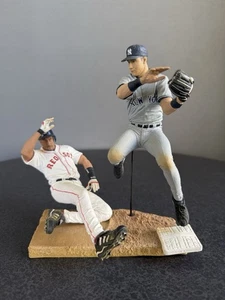 04 Vintage MLB Yankees / Redsox Sliding In Figur Nomar Garciaparra & Derek Jeter - Bild 1 von 5