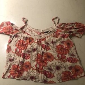Forever 21 Floral Cold Shoulder Short Sleeve Blouse Women's Size Small - Picture 1 of 4