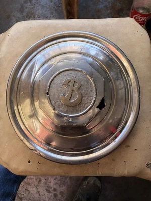 1930 1931 1932 BUICK HUBCAP - Image 1 of 4