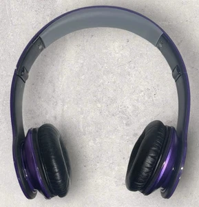 Beats by Dr. Dre Solo HD kabelgebundene Kopfhörer mit Kopfbügel und Hülle - lila - getestet - Bild 1 von 8