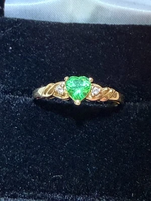Anillo de oro amarillo macizo de 10 k CORAZÓN piedra preciosa de peridoto azul verde diamantes de 2 circonitas 7,25 Foto 1 de 4