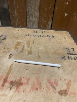 Genuine Apple 2rd Gen White Pencil For iPad - Image 1 of 4
