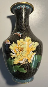 Schöne Vintage chinesische schwarze Cloisonné Vase Schmetterling & Blumenmuster 9"" groß. - Bild 1 von 3