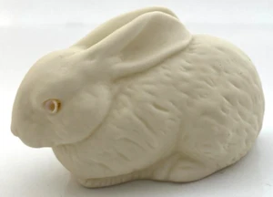 Estatuilla Department 56 Conejo Bisque Porcelana Vidrio Ojos 3.5" Pascua Primavera - Imagen 1 de 4