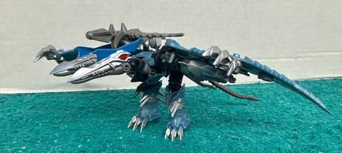 Deluxe Class Strafe Transformers the Last Knight Cover