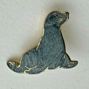 Pin de solapa esmaltada en peligro de extinción cachorro de mamífero náutico acuático océano foca gris LEER - Imagen 1 de 12