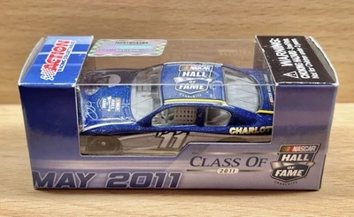 1:64 DIECAST ACTION RACING LEE PETTY #11 NHOF 2011 11 FUSIÓN Foto 1 de 4