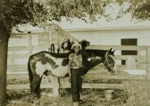 Girl In Cowboy Hat Standing By Horse B&W Photograph 3.5 x 5 - Picture 1 of 3