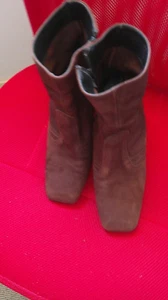 NOT BRANDED. BROWN HEEL ANKLE SUEDE LEATHER BOOTS SIZE 8. - Picture 1 of 14