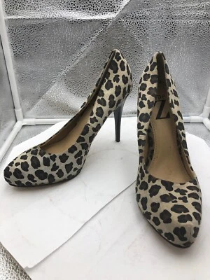 Zapatos de salón tipo Z con estampado de guepardo talla 7 Carla Foto 1 de 4