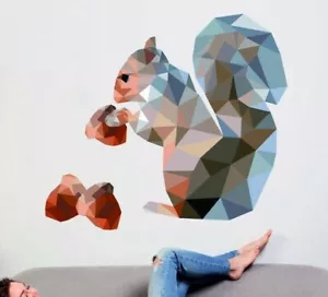 Eichhörnchen mit Eicheln Aufkleber, Chipmunk Aufkleber, polygonale Nagetier Wandkunst, - Bild 1 von 7