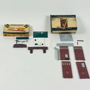 Vintage Plasticville U.S.A. HO Scale Railroad Station Kit & Switch Tower - Picture 1 of 3