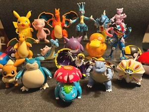 Pokeball with Transforming Pokemon - 17 Styles Available - Picture 1 of 101