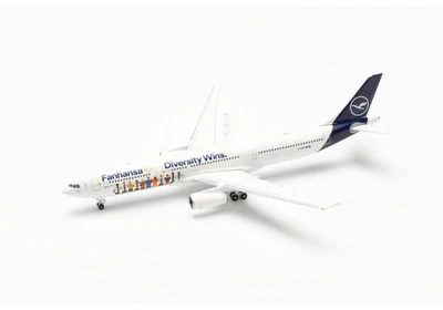 HERPA, AIRBUS A330-300 Lufthansa Fanhansa - Vince la diversità, 1/500,  HER53... - Immagine 1 di 4