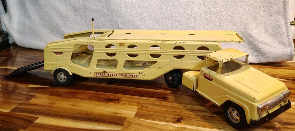 VTG 1959 Tonka Car Carrier w/ ramp-Light yellow and approx.  28" w/o ramp. - Image 1 of 4