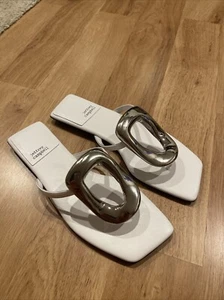 JEFFREY CAMPBELL Linques-2 Sandal Sz 8 Leather Flip Flop White/Sliver - Picture 1 of 8