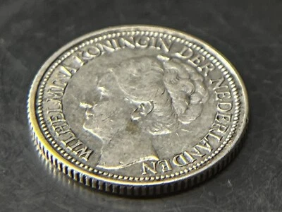 SILVER Netherlands Coin 25 Cents | Queen Wilhelmina | 1926 - 1945   64% silver - Image 1 of 4