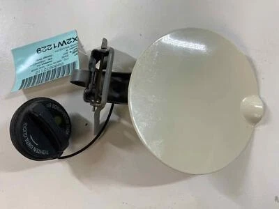 2007 - 2010 Ford Edge Creme Brulee PH Fuel Tank Door - Imagem 1 de 4