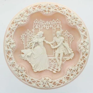Plato de coleccionista ""Hamlet & Ofelia"" para amantes de Shakespeare de Incolay Studios - Imagen 1 de 10
