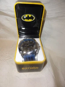 NEU ACCUTIME DC COMICS BATMAN UHR BLAUES BAND FÜHLT SICH AN WIE SILIKON IN GESCHENKBOX - Bild 1 von 4
