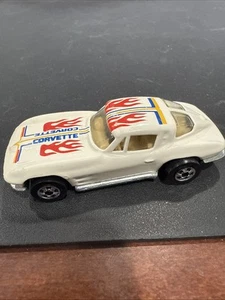 🚗1963 Corvette Stingray Hot Wheels VERNICE BIANCA PULITA E BRILLANTE OTTIENI QUESTA! - Foto 1 di 9